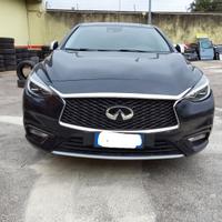 Infiniti Q30