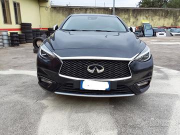 Infiniti Q30
