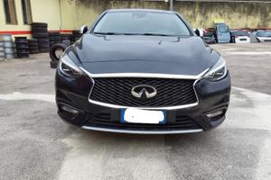 Infiniti Q30