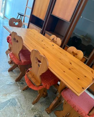 Tavolo in legno rustico