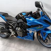 SUZUKI GSX-8R