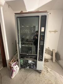 Distributore automatico