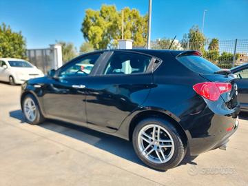 Alfa Romeo Giulietta 1.6 JTDm-2 120 CV Distinctive