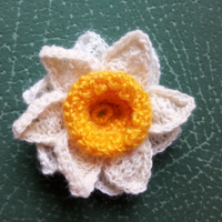 Fiore Narciso . scultura fatta a mano di lana
