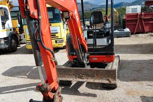 ESCAVATORE KUBOTA U27-4 2015 ESCAVATORE KUBOTA U27
