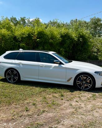 BMW serie 5 Touring 550d xDrive 400 cv F. Optional