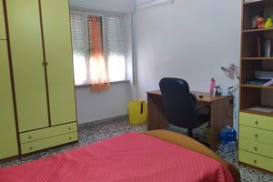 Ampia camera arredata, 2 bagni, via Is Mirrionis