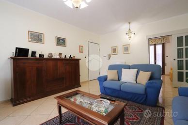 5 LOCALI A TORTORETO