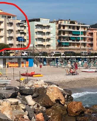 Bilocale 50 metri dal mare