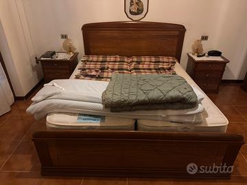 Camera matrimoniale completa legno massello