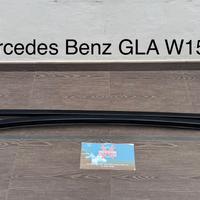 Barre tetto portapacchi longitudinali per GLA W156