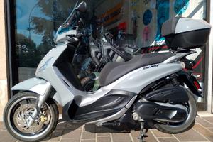 Piaggio Beverly 350 Tourer