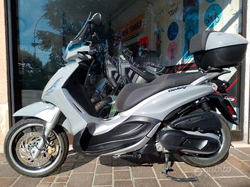 Piaggio Beverly 350 Tourer