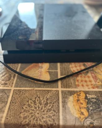 PlayStation 4 con joestick più  ricarica joestick