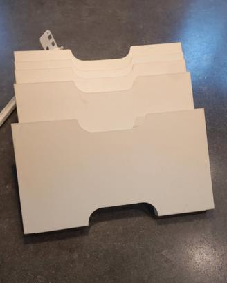 Portariviste Kvissle di Ikea