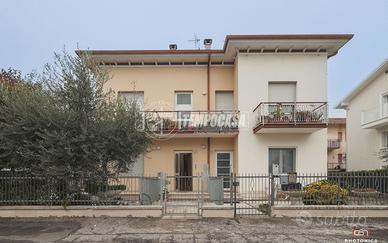 AMPIO BILOCALE CON MANSARDA