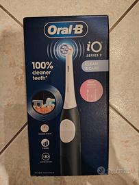 Spazzolino elettrico oral b + 4 testine 