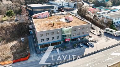 Locale commerciale ad Ora