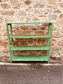 Antico scaffale in legno