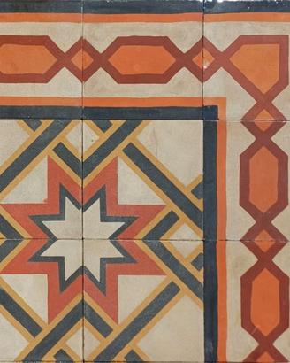 Pavimentazione in cementine d'epoca di 7,50 + 5 mq