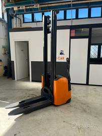 Stoccatore transpallet elettrico