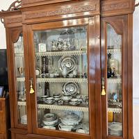 Grande vetrina del 800 restaurata