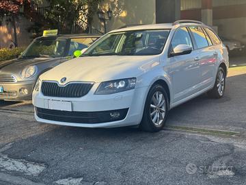 Skoda Octavia 1.6 TDI CR 115 CV DSG Executive