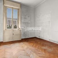 TRILOCALE DA PERSONALIZZARE!