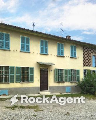 Casa indipendente di 253 m² con più di 5 locali e 