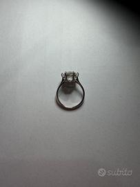 Anello solitorio con diamante lab-grown