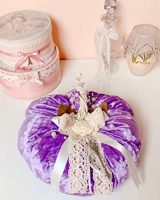 Zucca in velluto viola