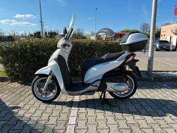Honda SH 300 i bianco 2011