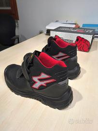 Scarponcini Upower n. 45 - Nuovi mai indossati