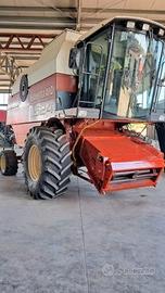 Mietitrebbia NEW HOLLAND L 524