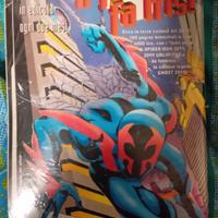 Fumetto "L'Uomo Ragno 156" con gadget blisterato