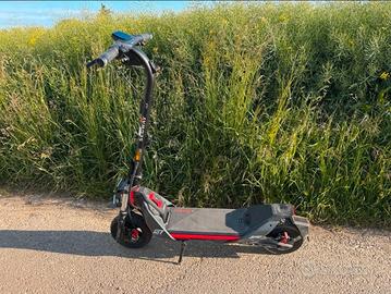 Monopattino elettrico Segway Ninebot ZT3  Pro