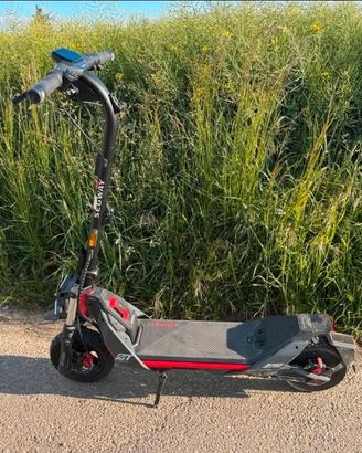 Monopattino elettrico Segway Ninebot ZT3  Pro