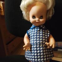 bambolina marca "Ratti"