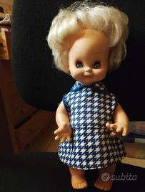 bambolina marca "Ratti"
