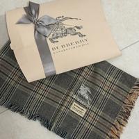 Sciarpa Burberry originale in lana,  con scatola