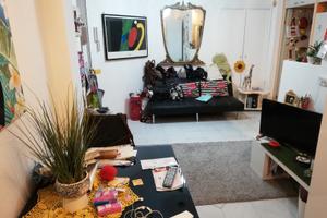 Stanza singola ampia e luminosa con balcone