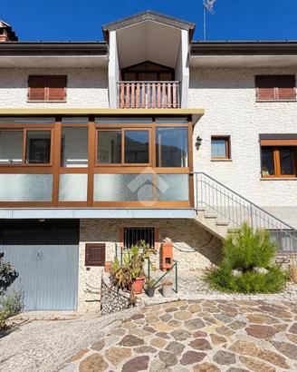 CASA INDIPENDENTE A TRASAGHIS