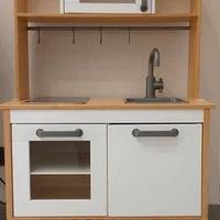 Cucinetta DUKTIG IKEA completa di accessori
