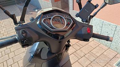 scooter Sym HD 300