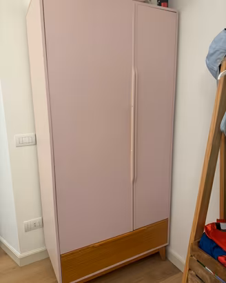 Armadio rosa cipria e legno stile rétro vintage