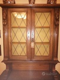 Credenza con vetrinetta 
