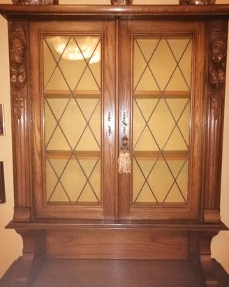 Credenza con vetrinetta 