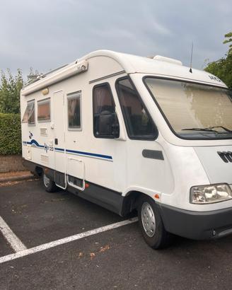 ARCA H 6.25 Motorhome – Letto alla francese