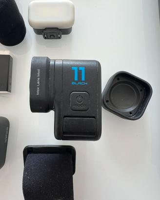 GoPro Hero 11 Black COMPLETA + Accessori