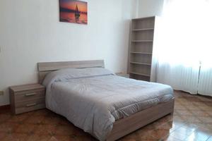 Stanza per studentesse universitarie